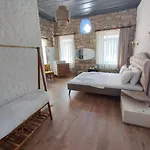 Baba Evi Hotel