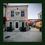Baba Evi Hotel